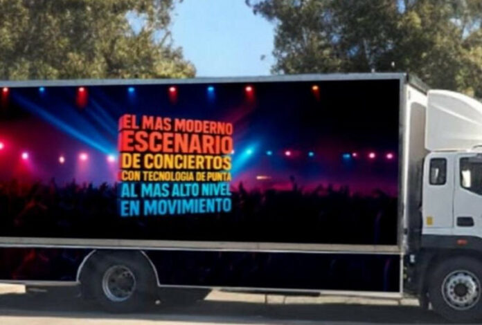 Luis Medrano estrena camión-transformer que se convierte en moderno escenario equipado con alta tecnología