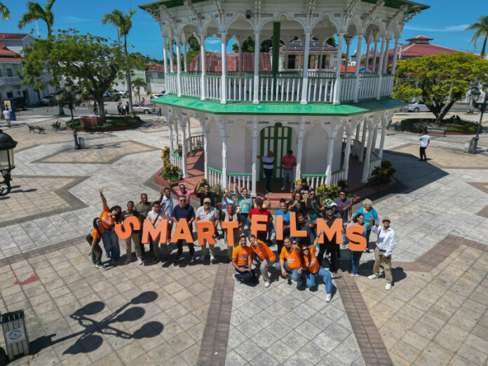 Una de las actividades para promover el Festival de cine con celulares Smartfilms en República Domnicana.