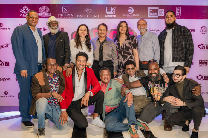 Equipo y elenco de 