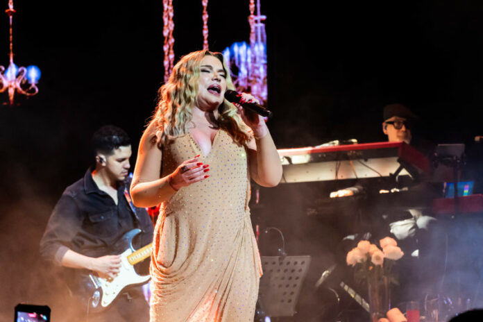 Ednita Nazario entrega todo un concierto de amor y desamor