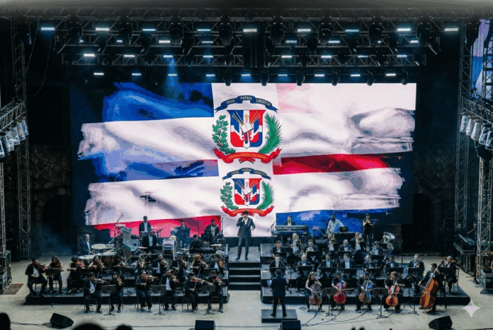 Yandel durante su concierto en Altos de Chavón, La Romana
